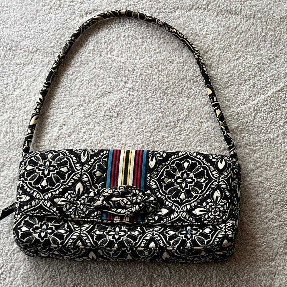 Beautiful Vera Bradley Knot Just a Clutch Purse Barcelona pattern EUC